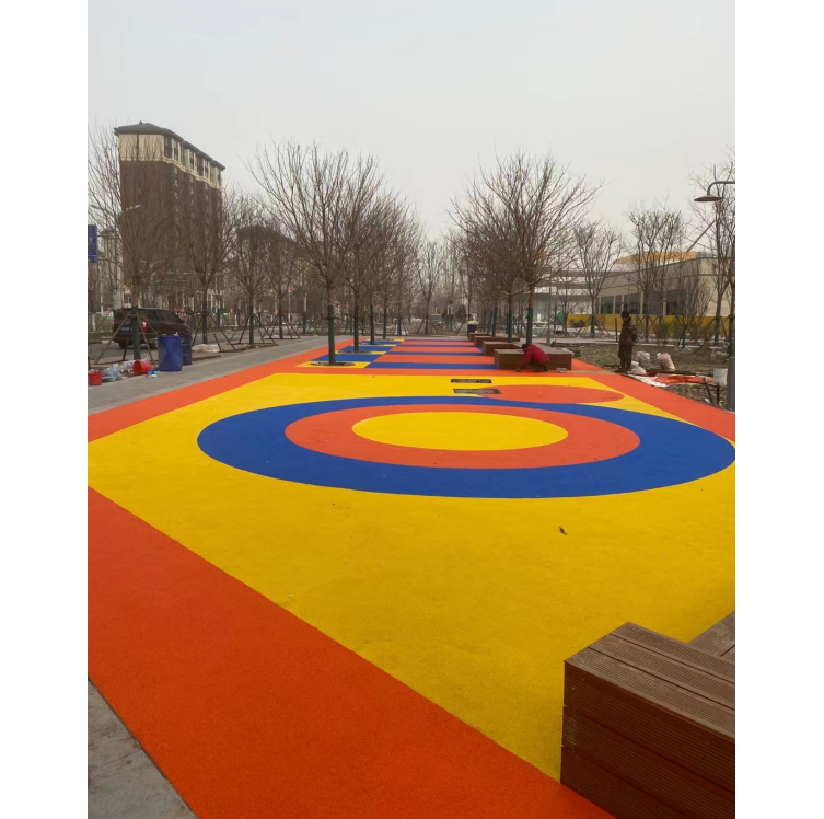 塑膠場(chǎng)地施工實(shí)景圖5